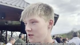 VIDEO Concursul de ciocnit ouă, tradiție în ziua de Paște. Evenimentul s-a desfășurat în fața bisericii din Mănăstirea Humorului